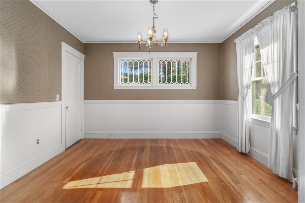 208 Fair Oaks Park Needham, MA 02492 - Photo 11 of 42