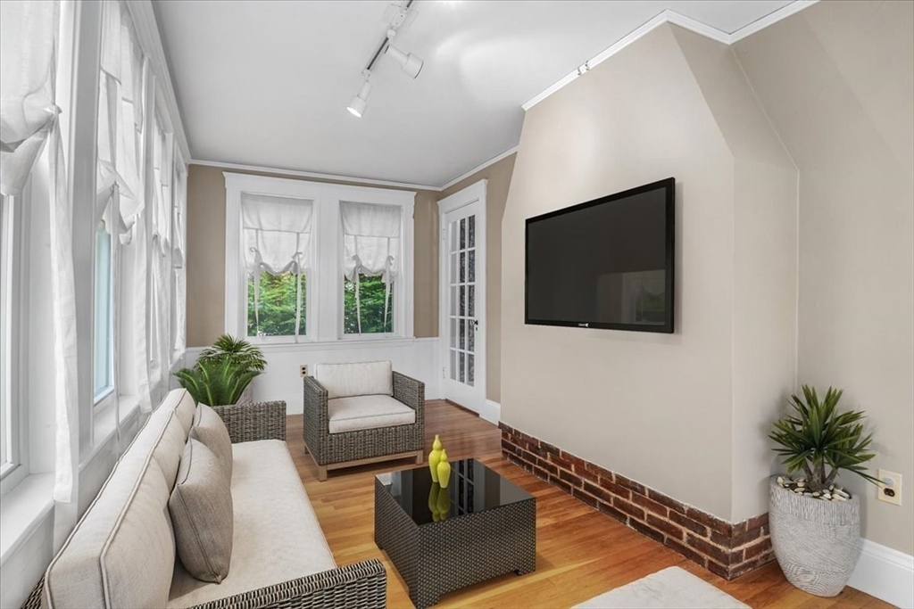 208 Fair Oaks Park Needham, MA 02492 - Photo 13 of 42