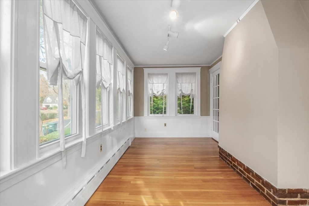 208 Fair Oaks Park Needham, MA 02492 - Photo 15 of 42