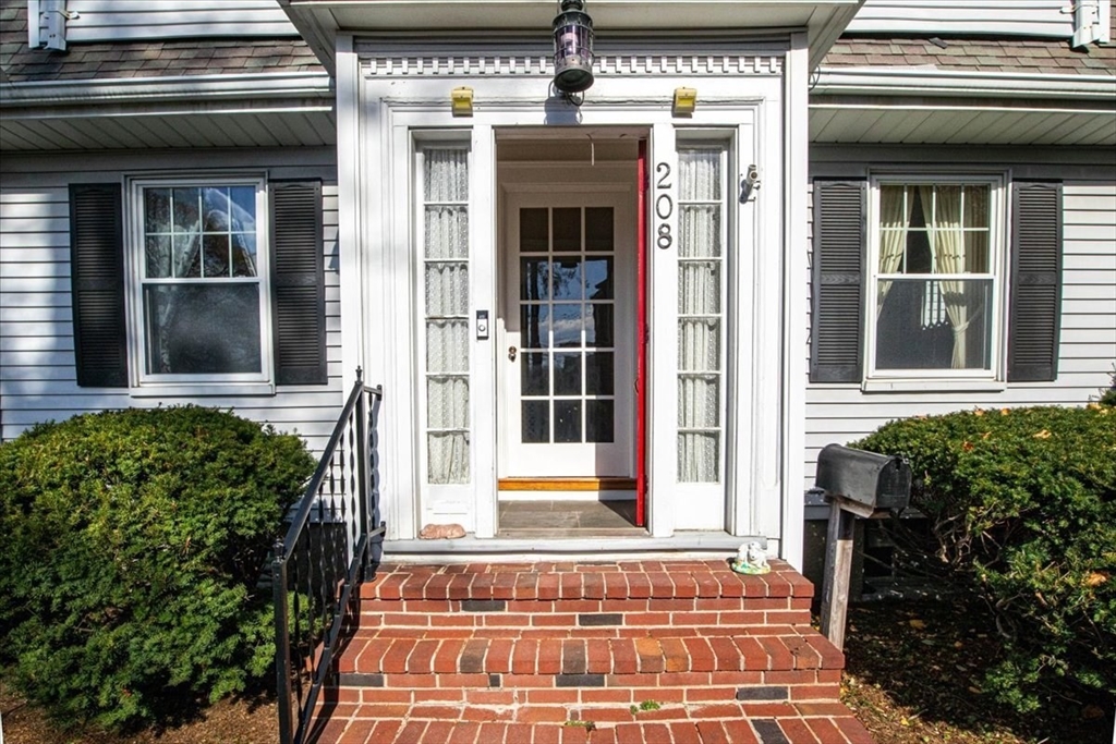 208 Fair Oaks Park Needham, MA 02492 - Photo 2 of 42