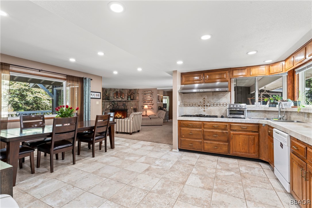 30955 Scenic Way Running Springs, CA 92382 - Photo 14 of 34