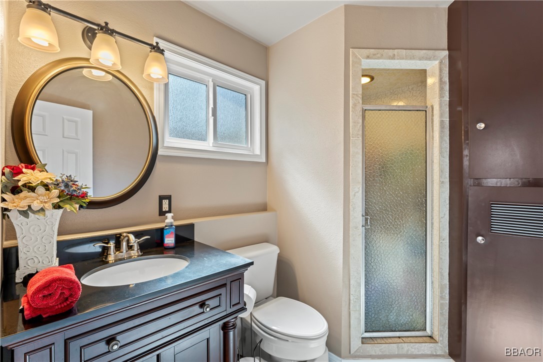 30955 Scenic Way Running Springs, CA 92382 - Photo 18 of 34 3/4 BA