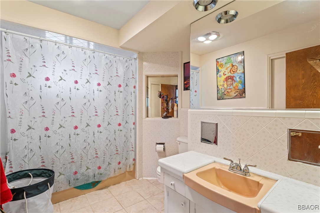 30955 Scenic Way Running Springs, CA 92382 - Photo 23 of 34 Full BA