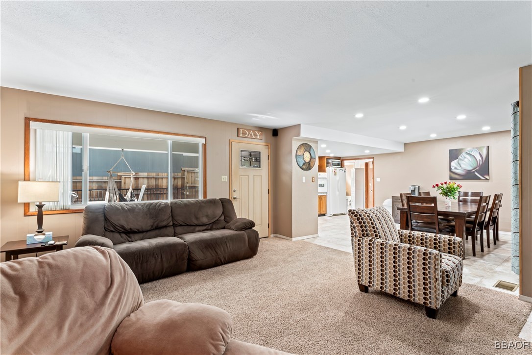 30955 Scenic Way Running Springs, CA 92382 - Photo 9 of 34