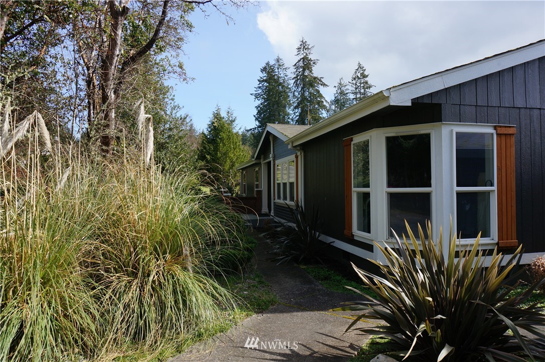 9108 Johnson Road Anderson Island, WA 98303 - Photo 3 of 34