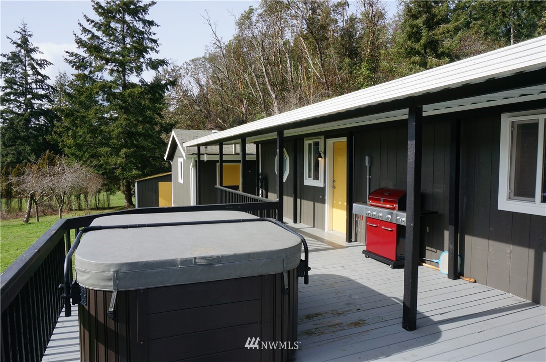 9108 Johnson Road Anderson Island, WA 98303 - Photo 21 of 34