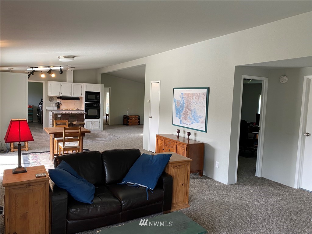 9108 Johnson Road Anderson Island, WA 98303 - Photo 4 of 34