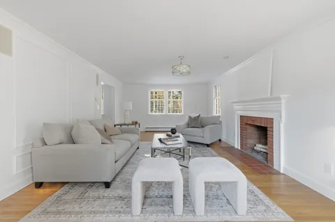 $1,469,000 | 6 Glen Drive, Lynnfield, MA 01940