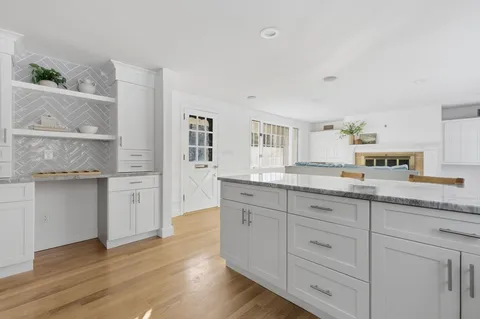 $1,469,000 | 6 Glen Drive, Lynnfield, MA 01940