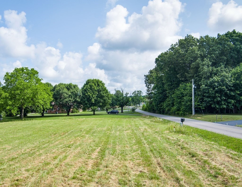 2390 Bowser Road Cookeville, TN 38506 - Photo 2 of 11 a view of a tennis court