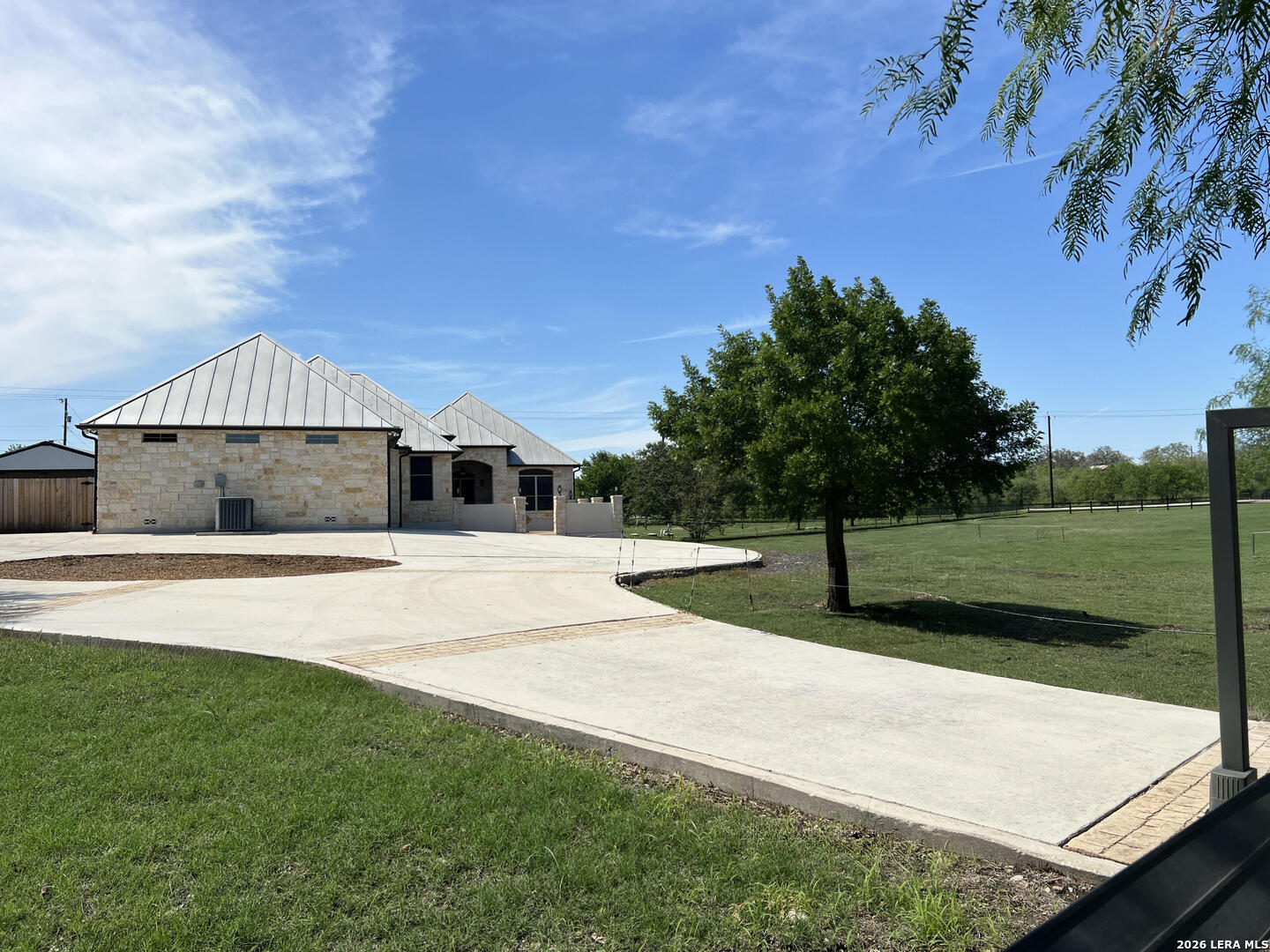 6975 Pfeil Road Schertz, TX 78154 - Photo 3 of 36