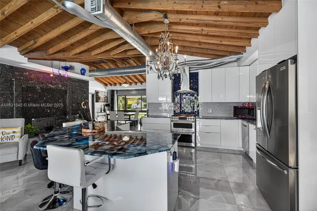 $1,500,000 | 380 Southeast 1st Terrace, Pompano Beach, FL 33060