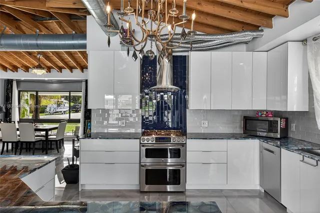 $1,500,000 | 380 Southeast 1st Terrace, Pompano Beach, FL 33060