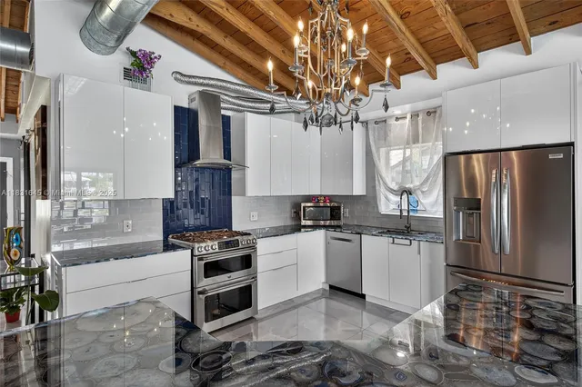 $1,500,000 | 380 Southeast 1st Terrace, Pompano Beach, FL 33060