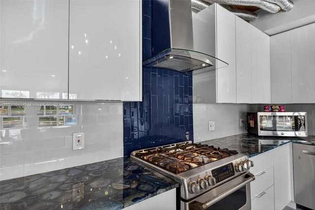 $1,500,000 | 380 Southeast 1st Terrace, Pompano Beach, FL 33060