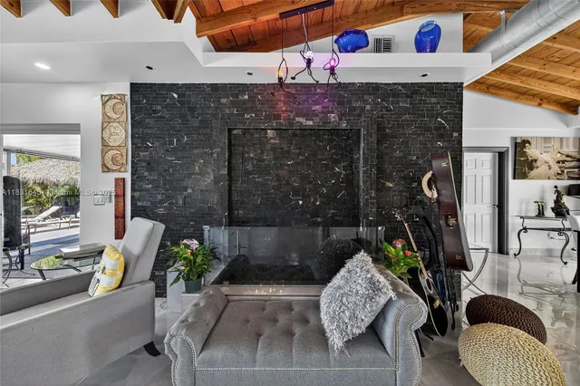 $1,500,000 | 380 Southeast 1st Terrace, Pompano Beach, FL 33060