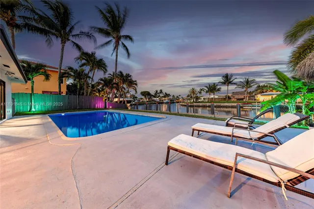 $1,500,000 | 380 Southeast 1st Terrace, Pompano Beach, FL 33060