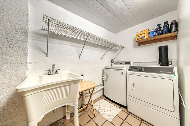 $1,500,000 | 380 Southeast 1st Terrace, Pompano Beach, FL 33060