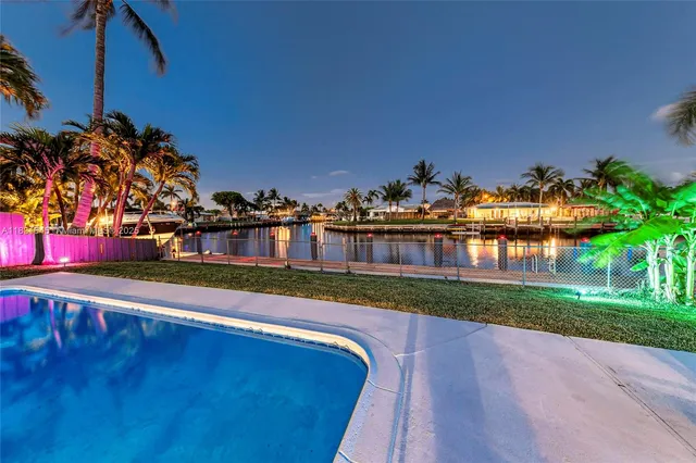 $1,500,000 | 380 Southeast 1st Terrace, Pompano Beach, FL 33060