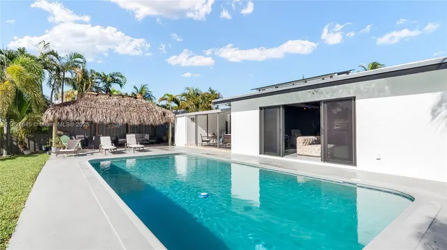 $1,500,000 | 380 Southeast 1st Terrace, Pompano Beach, FL 33060