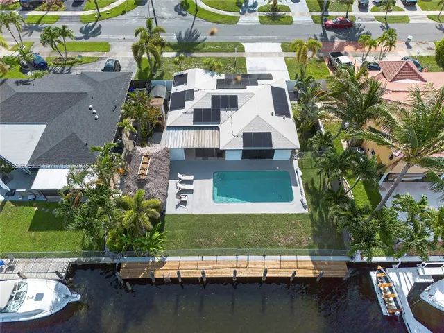 $1,500,000 | 380 Southeast 1st Terrace, Pompano Beach, FL 33060