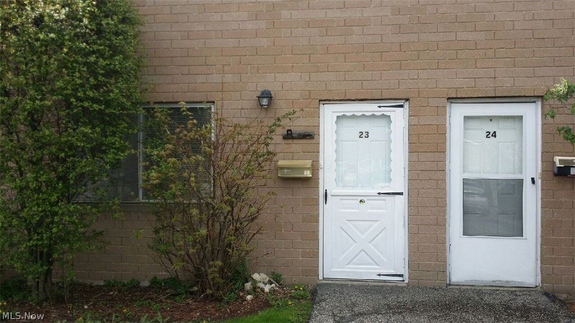 797 Babbitt Road, Unit 23 Euclid, OH 44123 - Photo 3 of 24
