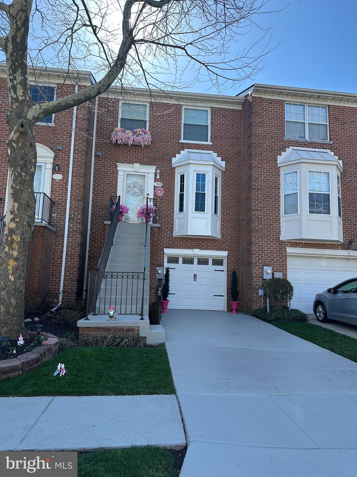 7105 Natures Road - Front Photo