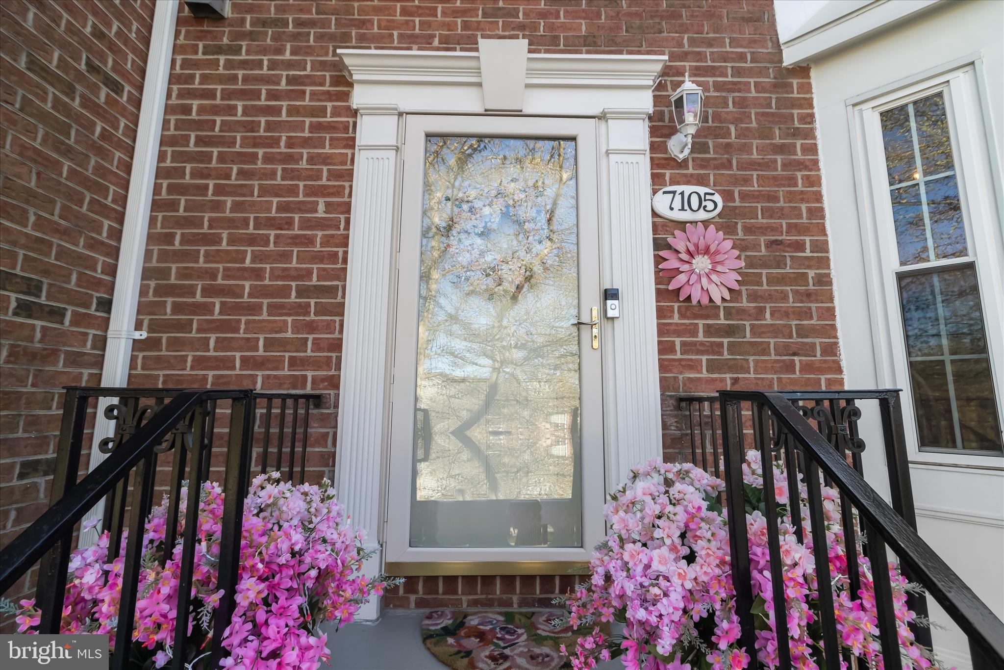 7105 Natures Road Columbia, MD 21046 - Photo 4 of 69 Inviting Entrance
