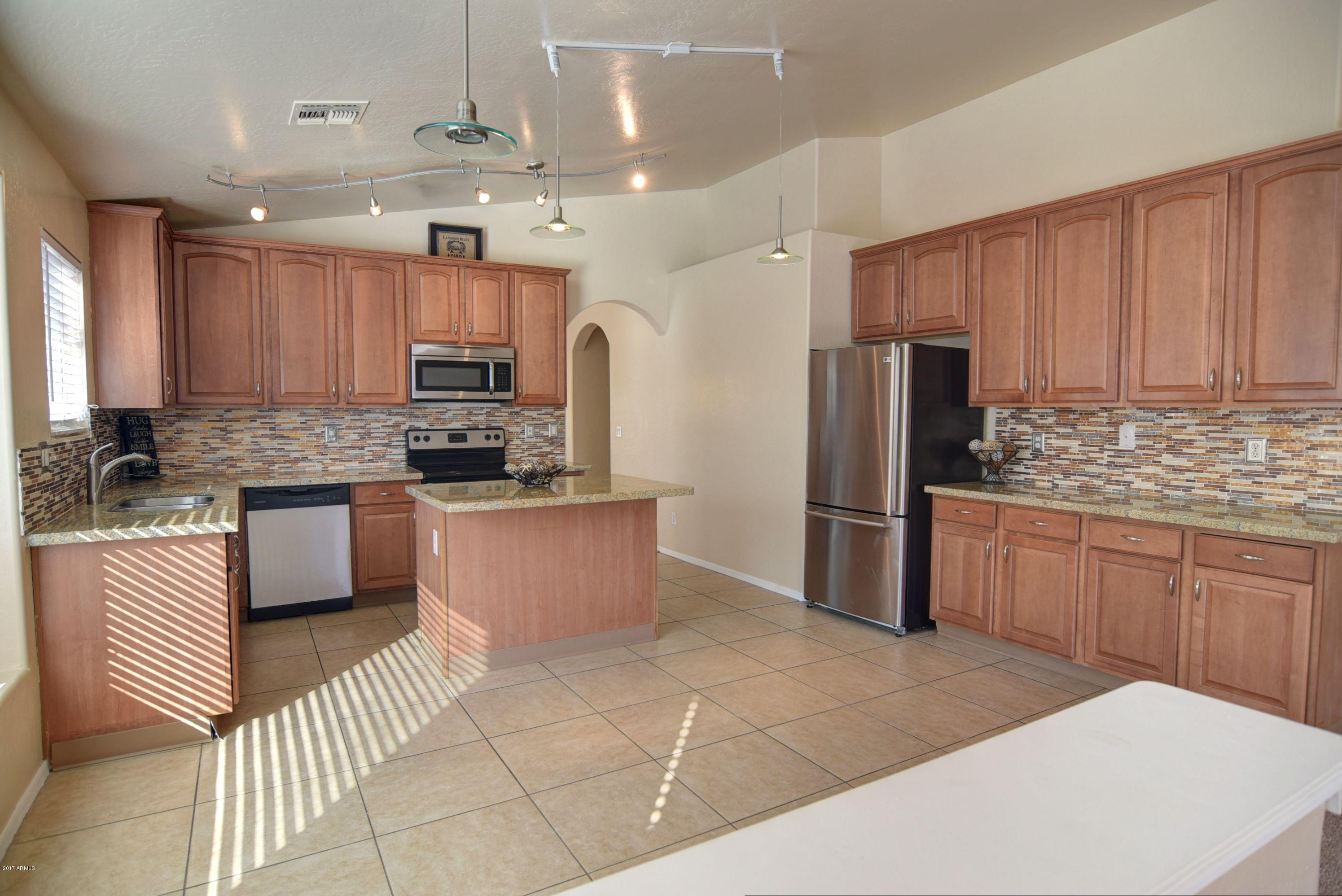 2009 West Darrel Road Phoenix, AZ 85041 - Photo 9 of 27 Kitchen 3