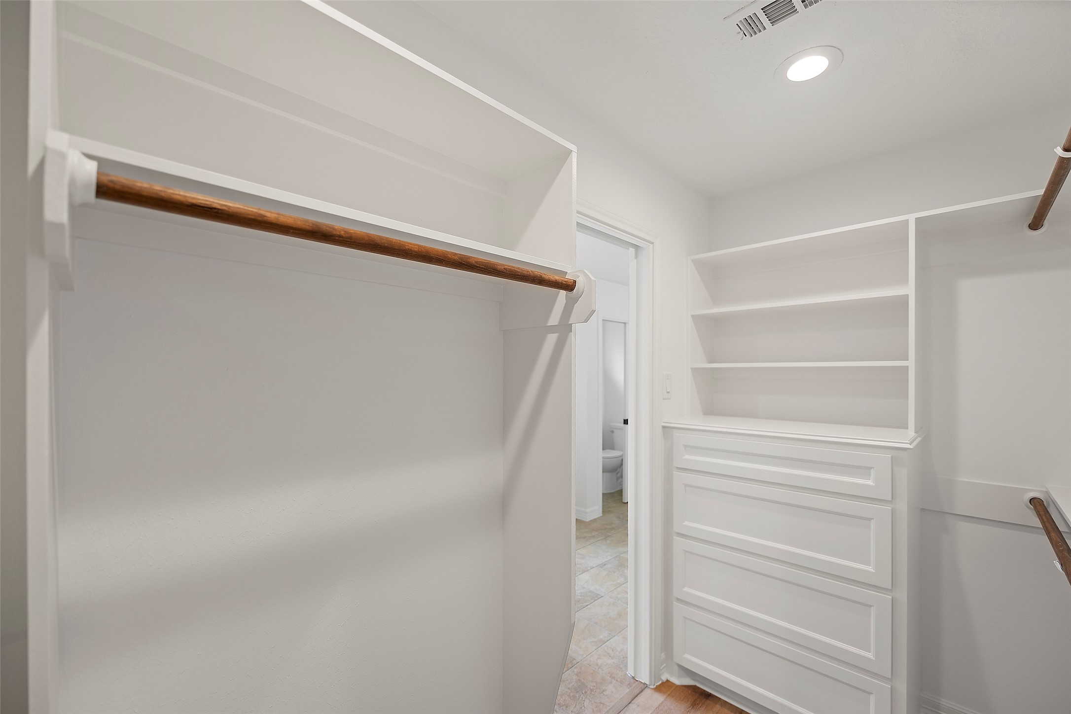 10642 Mayfield Road Houston, TX 77043 - Photo 12 of 40 Gallery Image 12