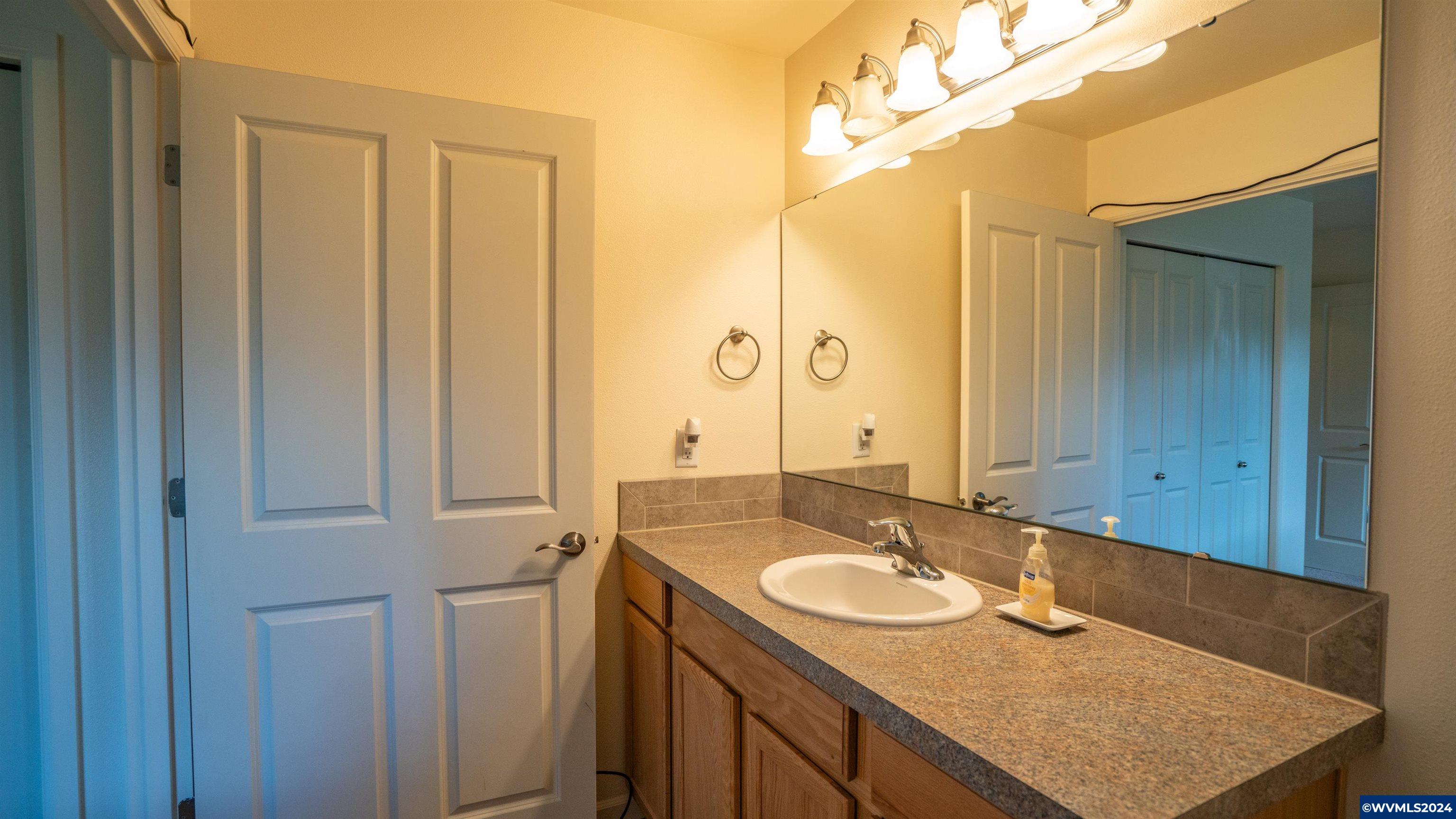 37082 Goats Road Springfield, OR 97478 - Photo 15 of 35