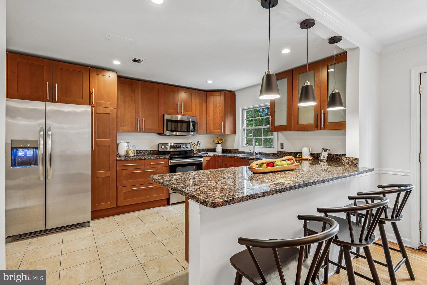 1851 Wainwright Drive Reston, VA 20190 - Photo 10 of 44 Kitchen