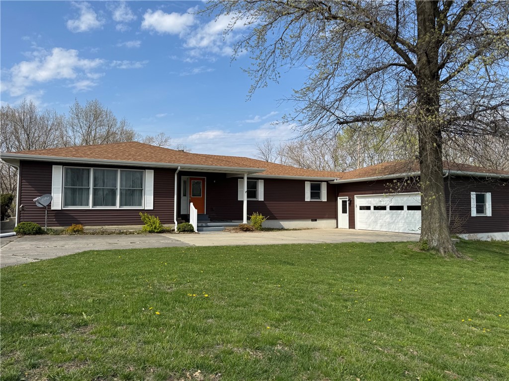6 Grandview Heights Findlay, IL 62534 - Photo 1 of 36