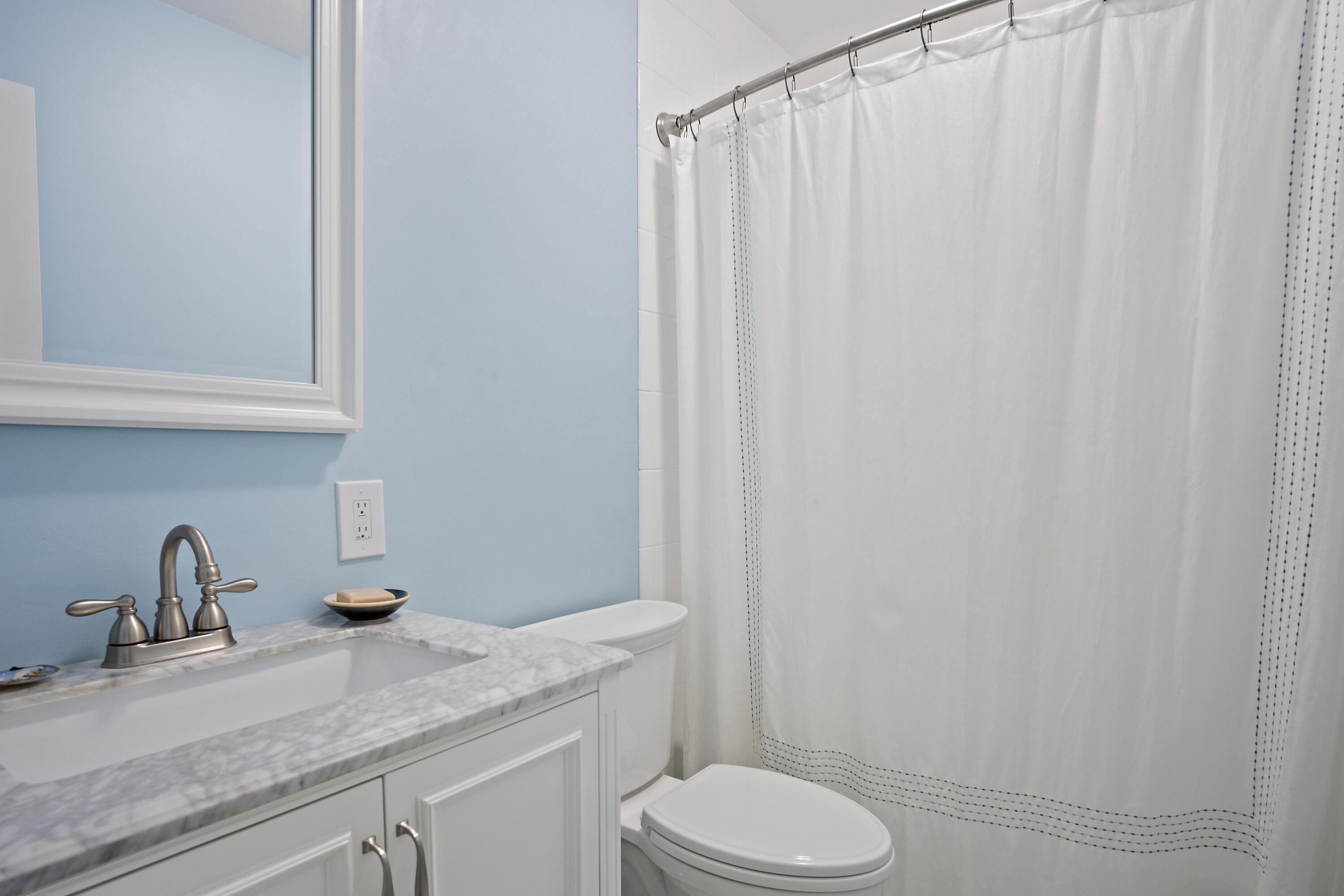 9464 Saturn Avenue Hobe Sound, FL 33455 - Photo 22 of 29 27