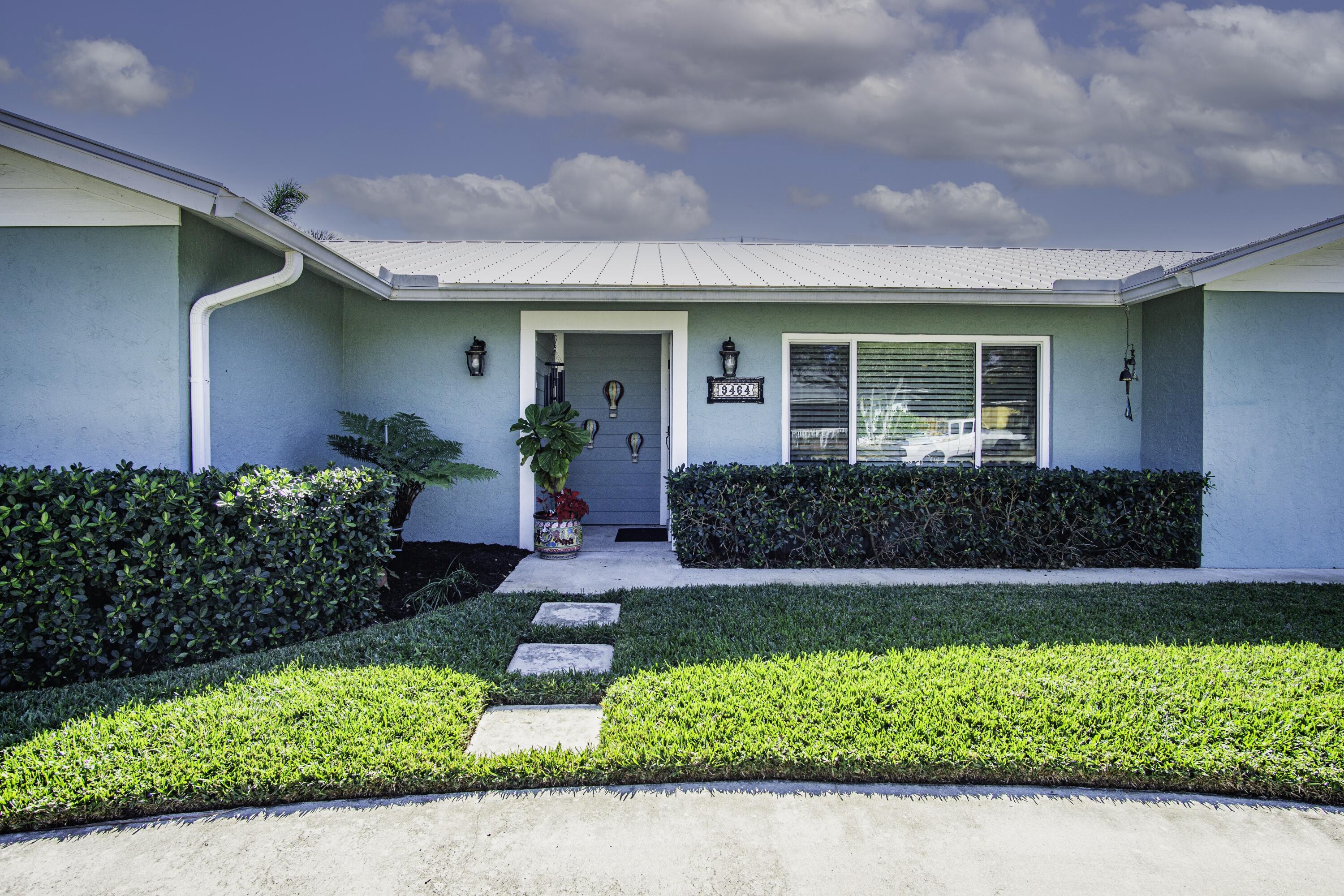 9464 Saturn Avenue Hobe Sound, FL 33455 - Photo 3 of 29 3