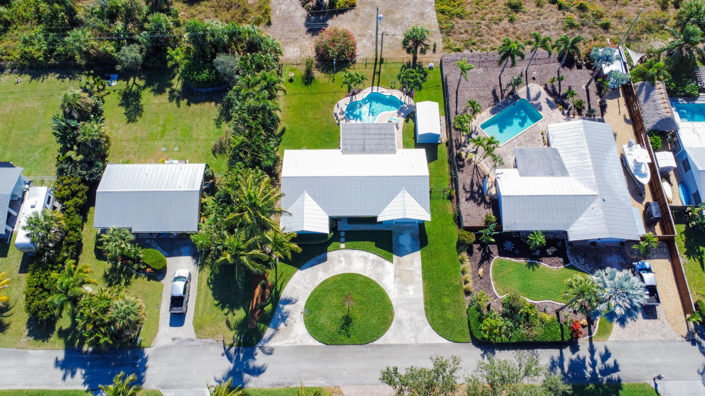 9464 Saturn Avenue Hobe Sound, FL 33455 - Photo 5 of 29 5