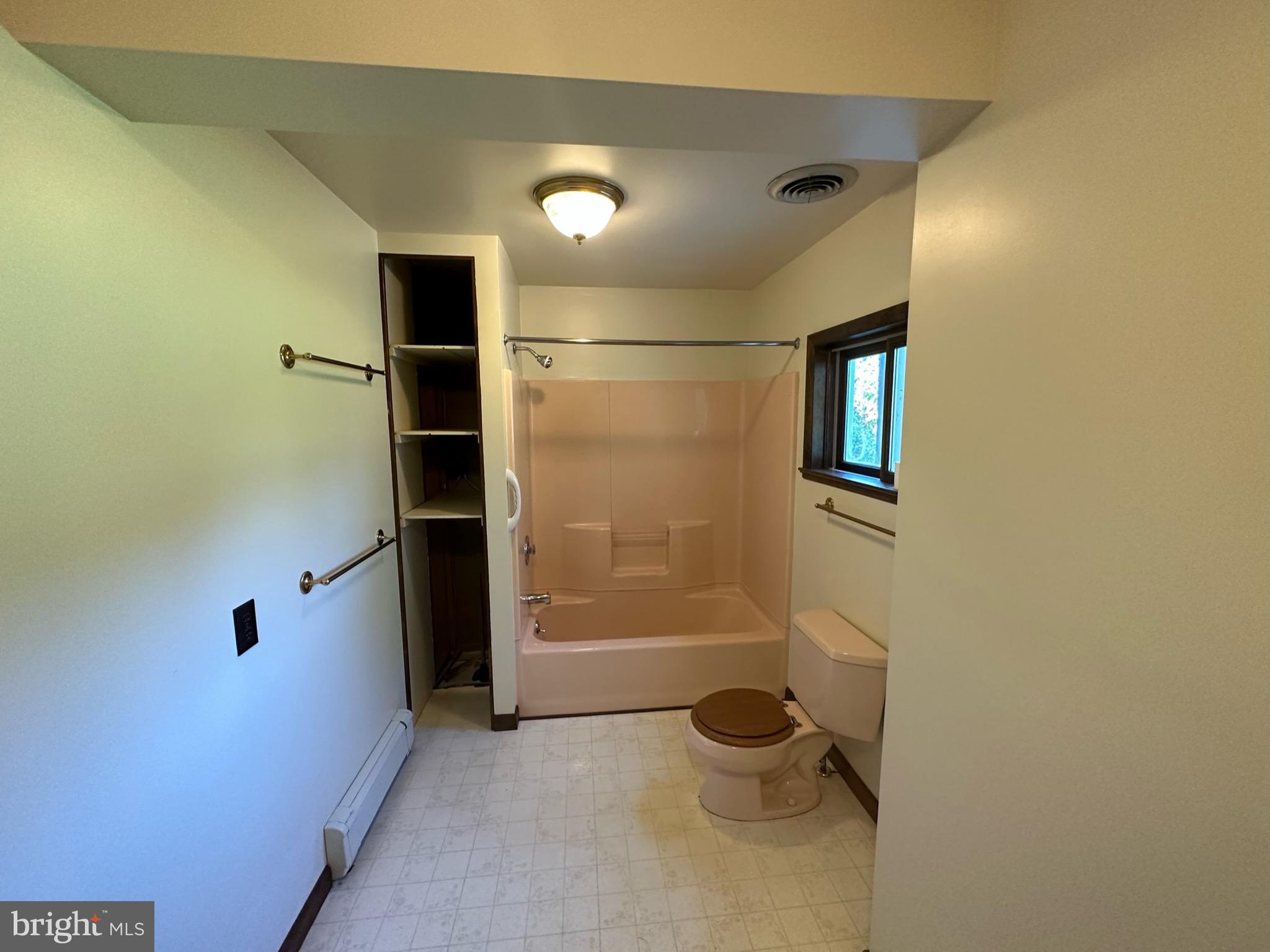 133 Patrick Road East Palmyra, PA 17078 - Photo 18 of 47 1ST FLOOR BATH