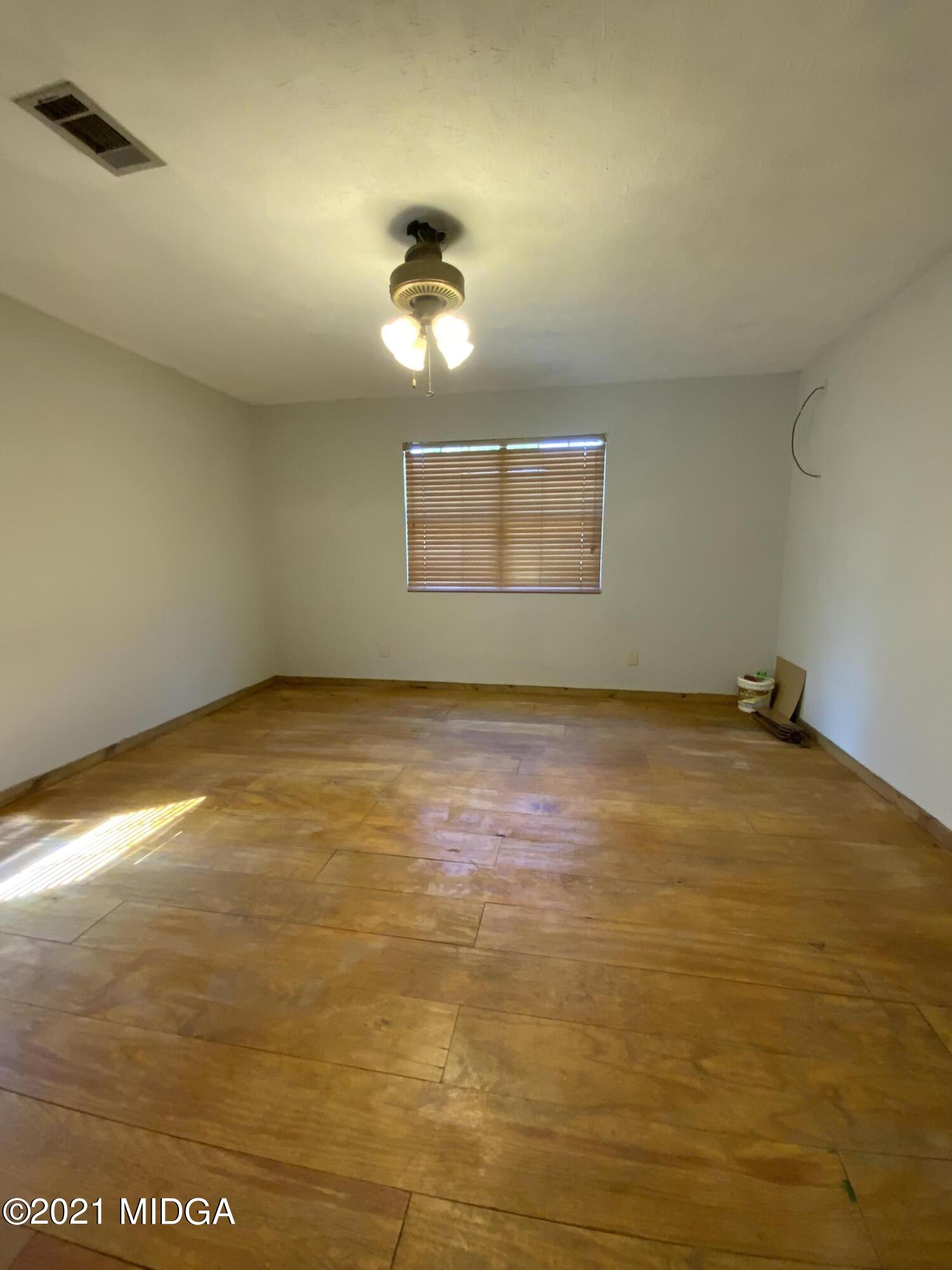 3482 Jordan Road Byron, GA 31008 - Photo 11 of 18 a view of room and window
