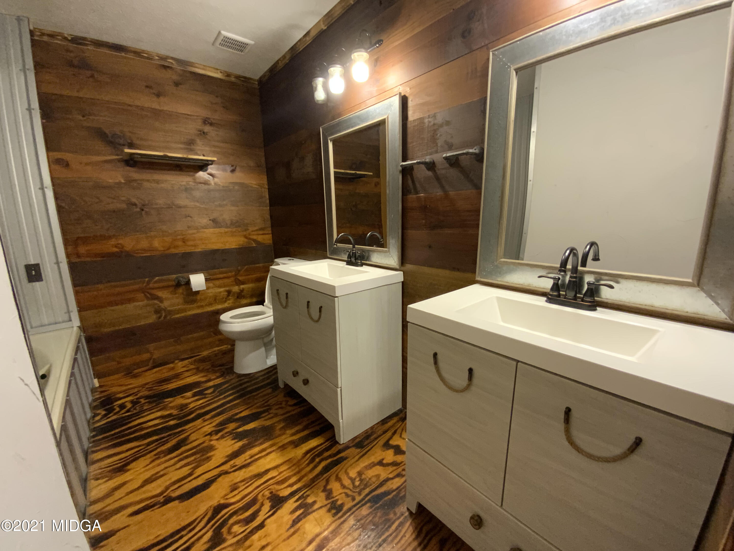 3482 Jordan Road Byron, GA 31008 - Photo 10 of 18 a bathroom with a sink toilet and shower