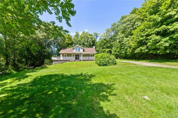 $430,000 | 35 Honeymoon Lane, Poughkeepsie, NY 12603