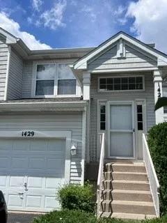 $2,450 | 1429 Meadowsedge Lane, Unit 1429, Carpentersville, IL 60110
