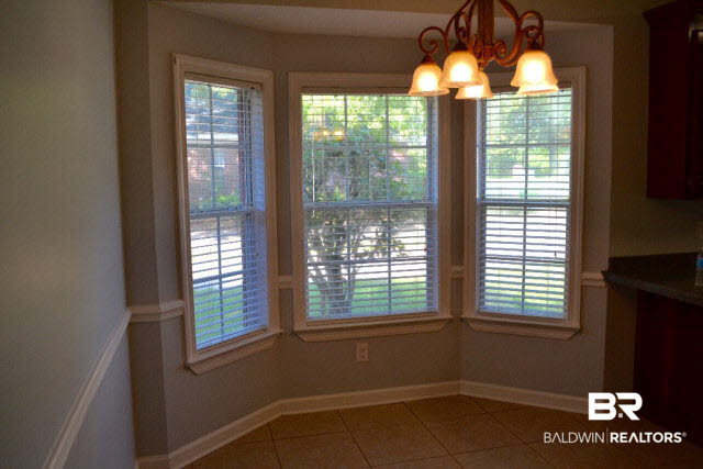 10373 Hunters Ridge Drive Mobile, AL 36695 - Photo 9 of 25 breakfast/kitchen