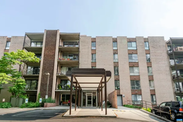 $299,900 | 511 1st Street North, Unit 613, Charlottesville, VA 22902
