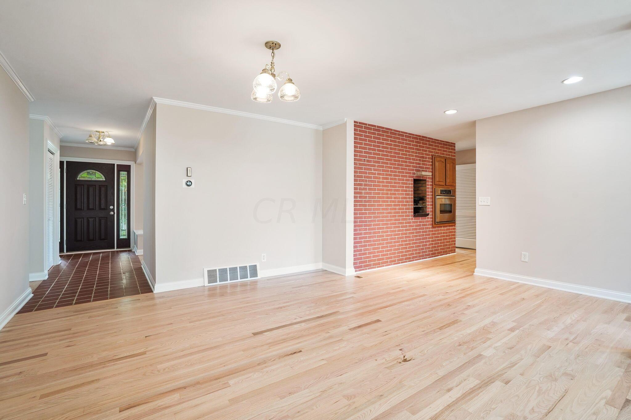 3777 Walhaven Road Columbus, OH 43220 - Photo 18 of 70 18-web-or-mls-DSC05041