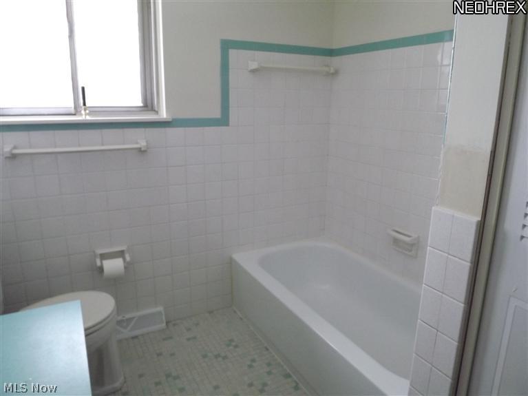 18140 Sheldon Road Brook Park, OH 44142 - Photo 11 of 19 Gallery Image 11