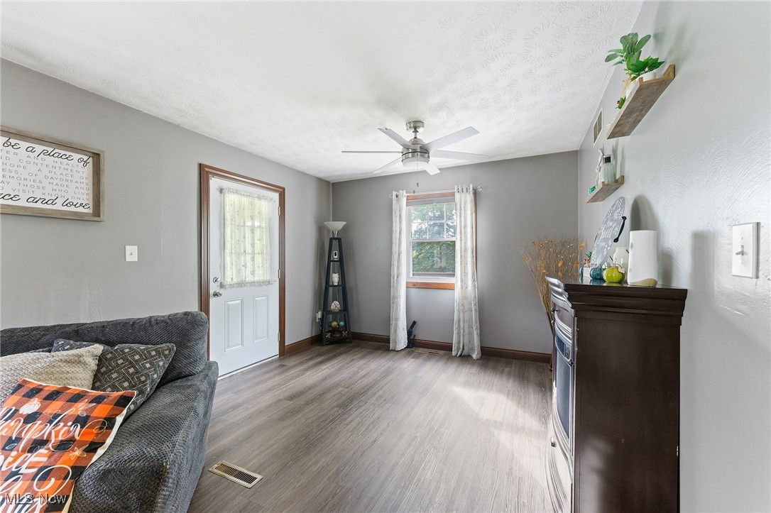 6152 Chestnut-Ridge Road Hubbard, OH 44425 - Photo 13 of 28 Gallery Image 13