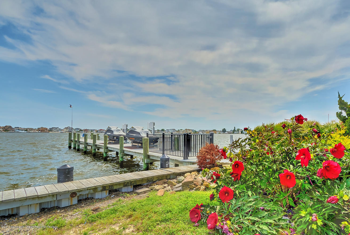 3 Cove Road Toms River, NJ 08753 - Photo 5 of 46 3_Cove_Rd_Toms_River_NJ_08753-large-004-
