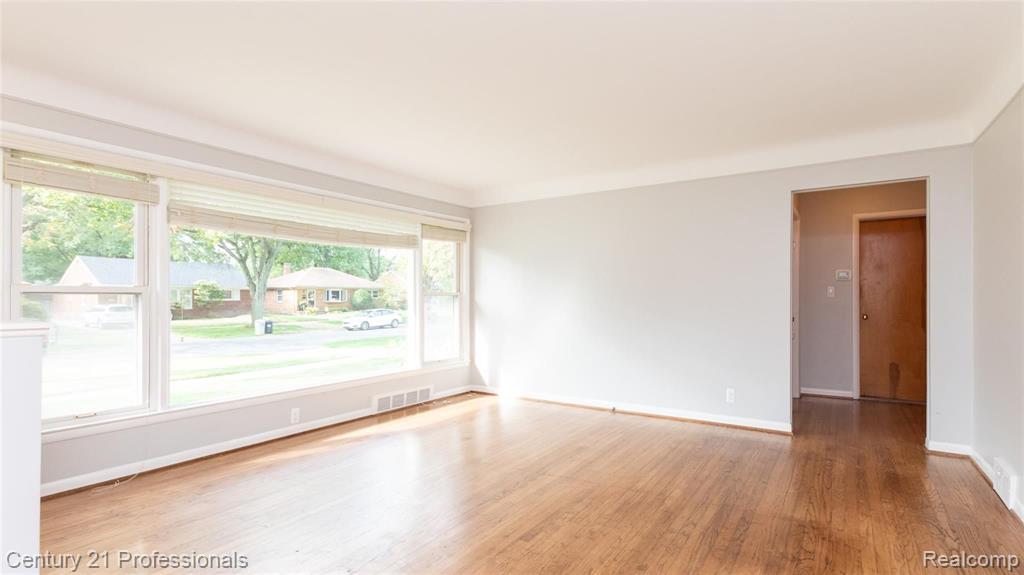 2401 Derby Road Troy, MI 48084 - Photo 9 of 25