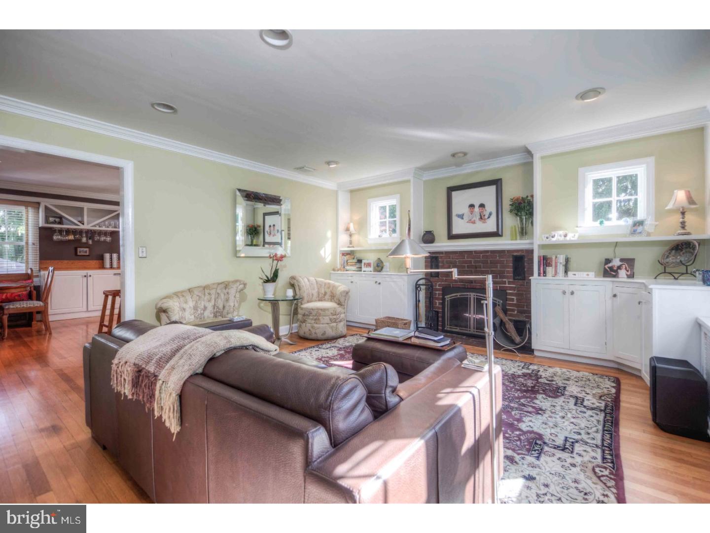 417 Old Lancaster Road Berwyn, PA 19312 - Photo 3 of 25 Living Room