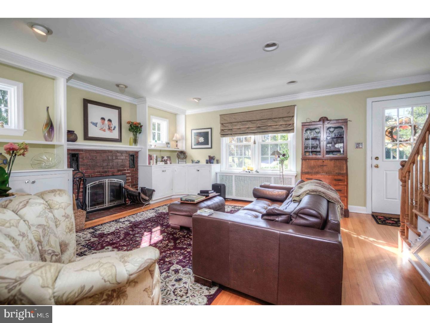 417 Old Lancaster Road Berwyn, PA 19312 - Photo 4 of 25 Living Room